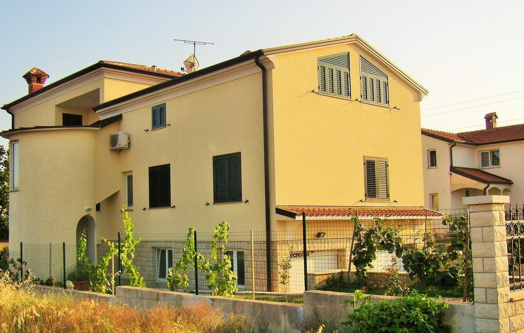 Apartments Sv. Pelegrin Умаг Экстерьер фото